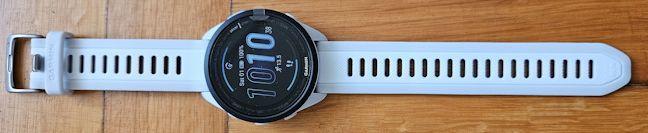 Garmin Forerunner 165 Music fits wrists with a circumference of 126 - 203 mm