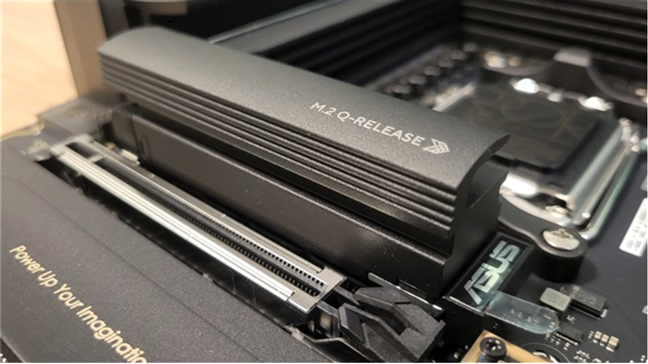 The SSD was cooled by a large heatsink